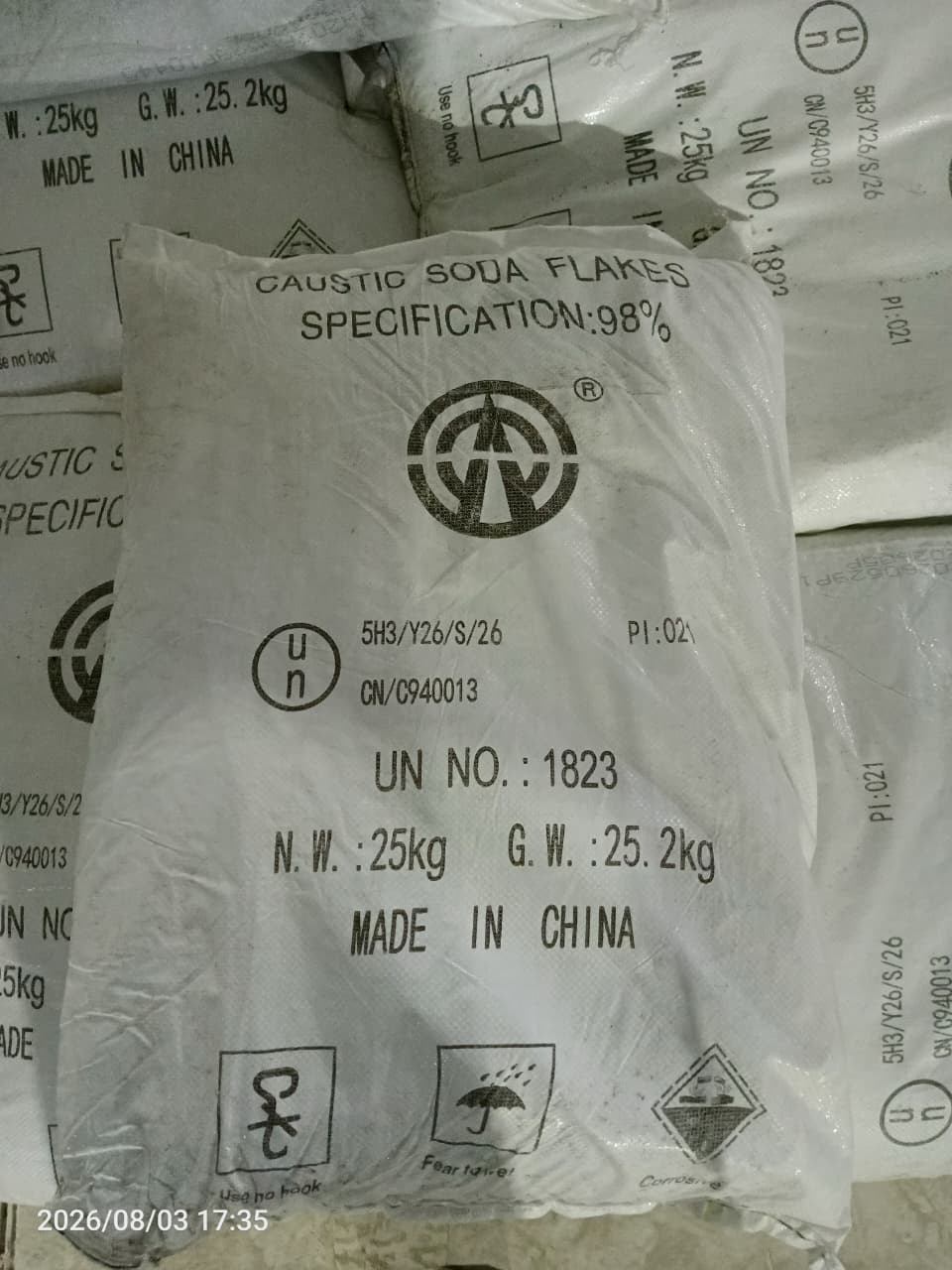 Caustic soda flakes 25 kg bag, specification 98%, UN 1823